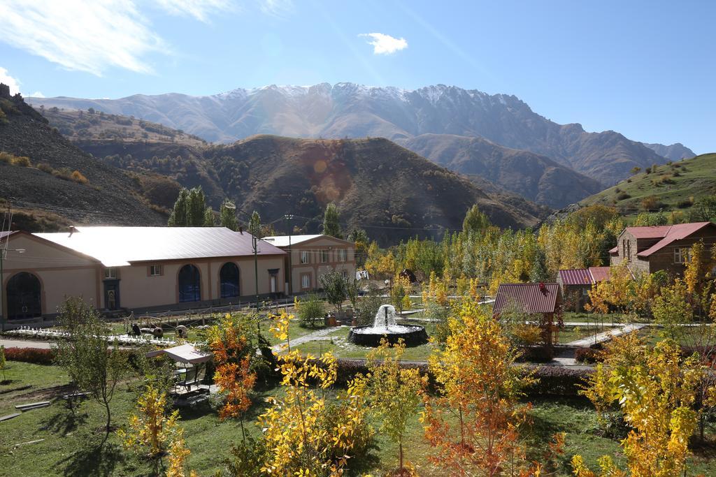 Lucytour Hotel Hermon Bagian luar foto