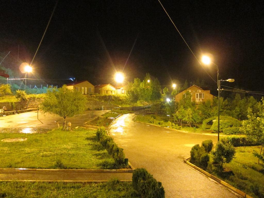 Lucytour Hotel Hermon Bagian luar foto