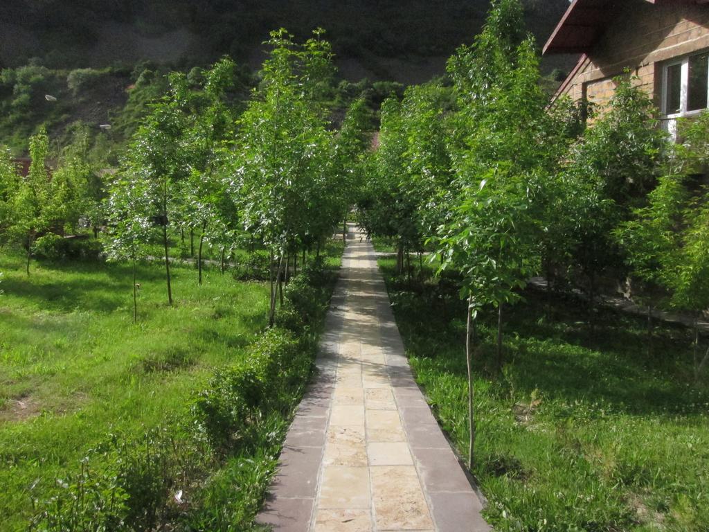 Lucytour Hotel Hermon Bagian luar foto