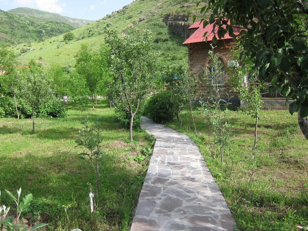 Lucytour Hotel Hermon Bagian luar foto